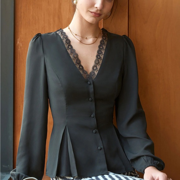Elegant Black Lace Trim Blouse - Picture 6 of 10